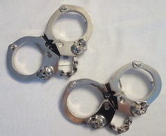 Handcuffs Belt Buckle Journey&rsquo;s Silver Metal Skulls Halloween Costume Unisex NWT