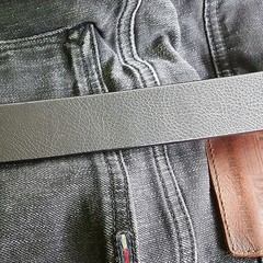 Mens Leather Reversible Belts Metal Buckles – Black Brown Tan – Sizes 26&Prime; – 60&Prime;