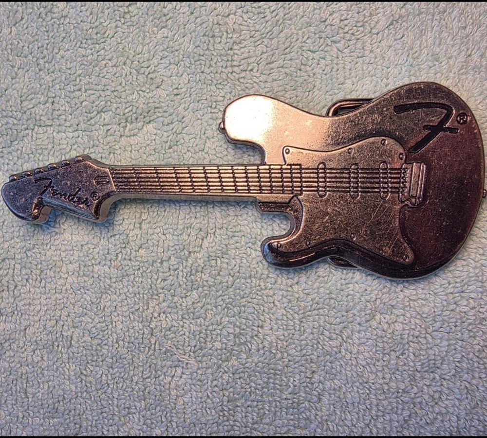 Vtg Classic 1980s Fender Stratocaster Guitar Belt Buckle – Gunmetal Gray – 5&Prime;x2&Prime;
