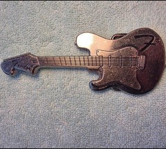 Vtg Classic 1980s Fender Stratocaster Guitar Belt Buckle – Gunmetal Gray – 5&Prime;x2&Prime;