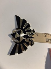 The Lengend of Zelda Twilight Princess Triforce Logo Belt Buckle 2008 – Nintendo