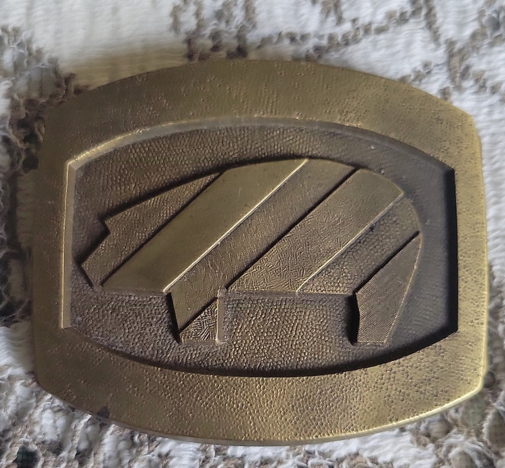 VINTAGE 1970s PIG FARM ANIMAL ARTWORK MENS BRASS BELT BUCKLE