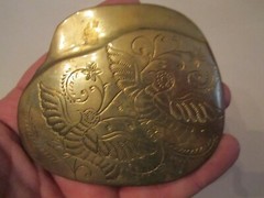 VINTAGE ABSTRACT DESIGN BELT BUCKLE – BELT LOOP – INDIA – SOLID BRASS – GW17