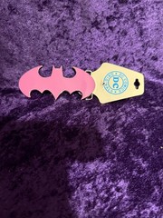 Batman /Batgirl Belt Buckle/ DC Comics / Pink Metal