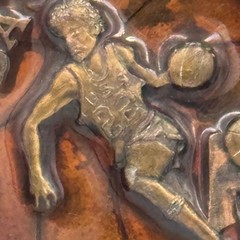 Vintage Basketball Player 3D Relief Round Belt Buckle Bronze Tone Retro Sports
