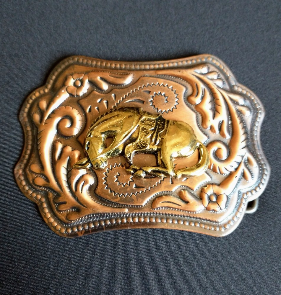 VTG Bowing Horse End Of Trail Copper Tone W Gold Horse Belt Buckle Men&rsquo;s Ornate