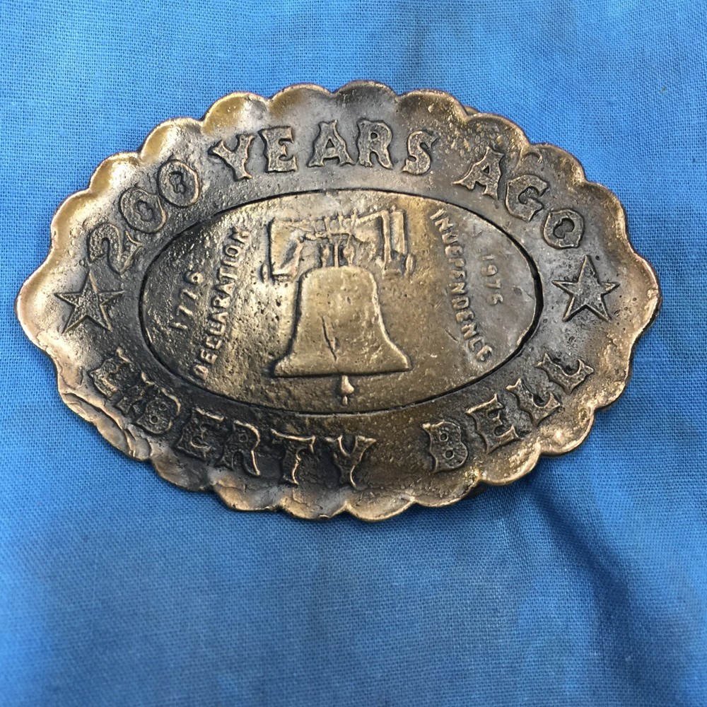 vtg 1976 LIBERTY BELL BICENTENNIAL 1776 BELT BUCKLE 70s philadelphia