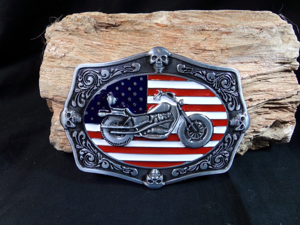 Motorcycle Belt Buckle with the American Flag & 4 Skulls in the middle & ends.