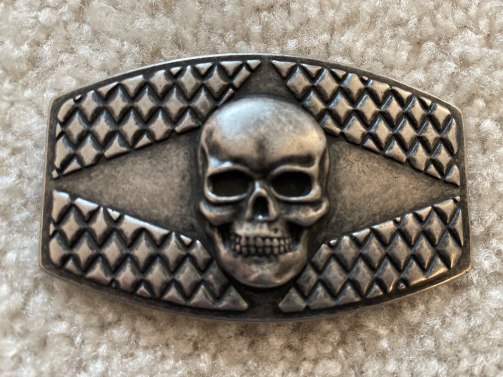 Men’s Chrome Skull belt buckle chrome/ black statement piece
