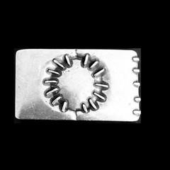 Sun Motif Belt Buckle with Stitch Texture Rectangular Old Brass Vintage Style
