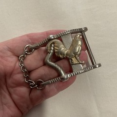 Men&rsquo;s Western Rectangle Belt Buckle Silver/Gold Rooster Design Chain Accent 1.5”