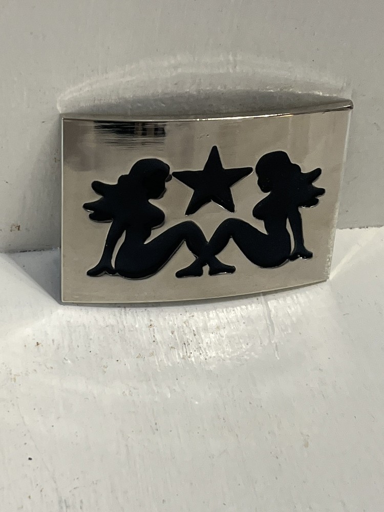 – Belt Buckle 2 Naked Girls Sharing Star Curvy Women Smaller Size