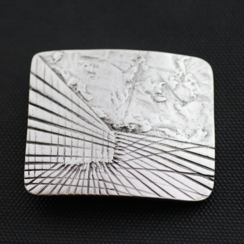 Perspective Lines Belt Buckle with Textured Relief in Antique Silver Look
