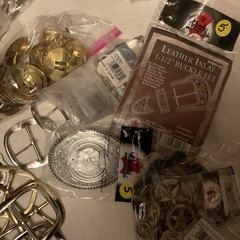 LOT OF 200 ITEMS: BUCKLES/ADDITIONAL ITEMS- VARIOUS STYLES AND DESIGNS – BOX 2