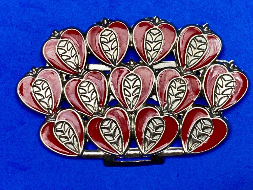 Unknown To Me! Red And Silver Color Heart Pattern. – Half Of Belt Buckle?