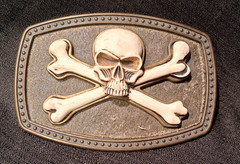 SKULL & CROSSBONES JOLLY ROGER BELT BUCKLE W/ RAISED SKULL & BONES 41/2 BY 3 IN
