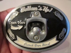 VINTAGE BOTTOM&rsquo;S UP QUENCH YOUR THIRST BELT BUCKLE BUILT IN BOTTLE OPENER GW-9