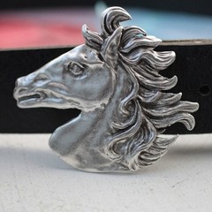 Horse Head Belt Buckle With Detailed Design In Antique Silver Finish