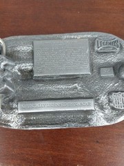 Darlington Speedway Racetrack Belt Buckle NASCAR USA Made « To Tough To Tame » N-1
