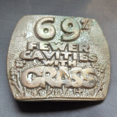 Metal Belt Buckle « 69 1/2 Fewer Cavities Grass » MPN 3825