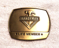 CLASSIC BELT BUCKLE HANDYMAN CLUB LIFE MEMBER 1996 TOOLS HAMMER GOLD TONE BB16