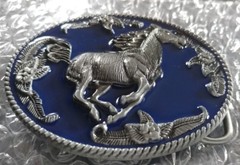 HORSE RUNNING GALLOPING WESTERN FLORAL FLOWER THEME DESIGN BLUE BELT BUCKLE