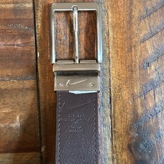 Nike Men&rsquo;s Leather Belt Size 40 Black/Brown Reversible Silver Buckle