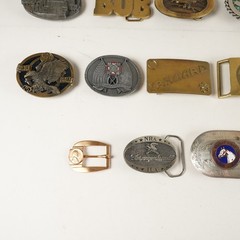 19x Vintage & Modern Belt Buckles w/ Various Themes 32313