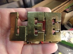 EXCELLENT OLDER VTG SOLID BRASS MEN&rsquo;S BELT BUCKLE FROM TAIWAN: NAME OF « LEE »
