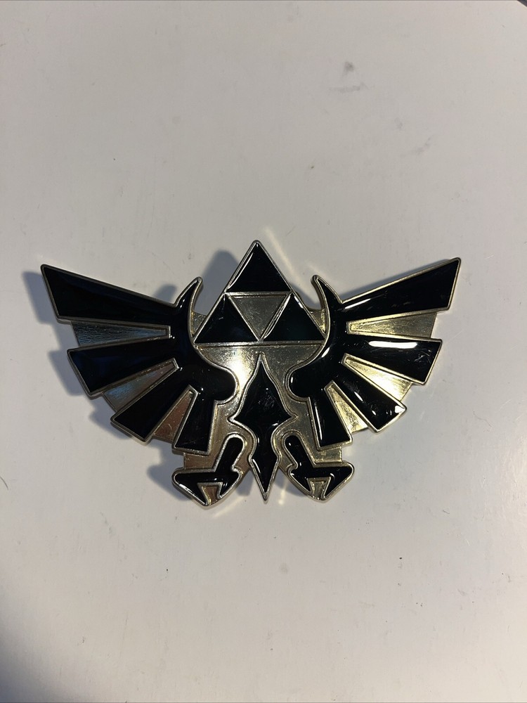 The Lengend of Zelda Twilight Princess Triforce Logo Belt Buckle 2008 – Nintendo