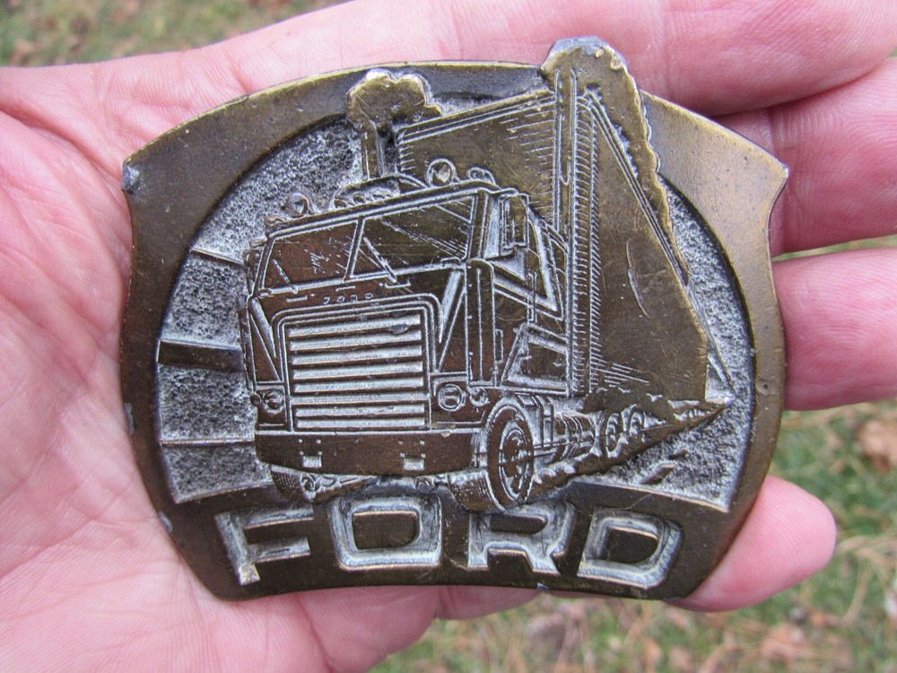 Vintage Limited Edition Ford 3 1/4&Prime;x2 1/2&Prime; Belt Buckle (1976) made in USA
