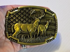 AMERICAN FLAG DEER HUNTING BUCK HUNTER Metal Belt Buckle (BRASS LOOKING)