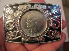 1972 SILVER DOLLAR BELT BUCKLE – SILVER TONE ACCENT – GW-15