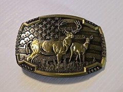 AMERICAN FLAG DEER HUNTING BUCK HUNTER Metal Belt Buckle (BRASS LOOKING)