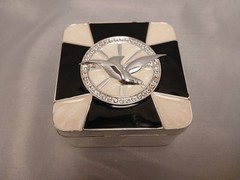 Seagul Tricket Box Enambled Black & White Silvertone Metal