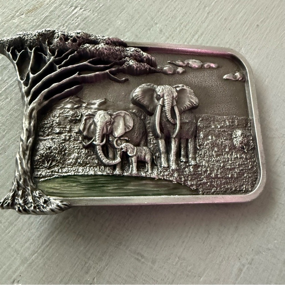 Jean&rsquo;s Friend Elephants VINTAGE Belt Buckle