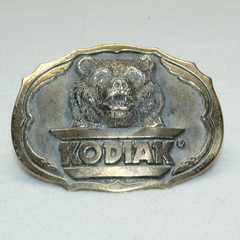 VINTAGE KODIAK GRIZZLY BEAR SMOKELESS TOBACCO BRASS BELT BUCKLE (made in USA)