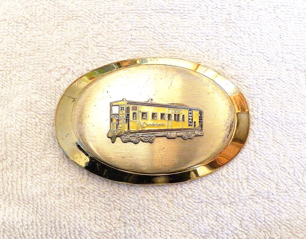 CLASSIC BELT BUCKLE RAILROAD TRAIN CAR CABOOSE ENGINEER CHESSLE GOLD TONE BB6
