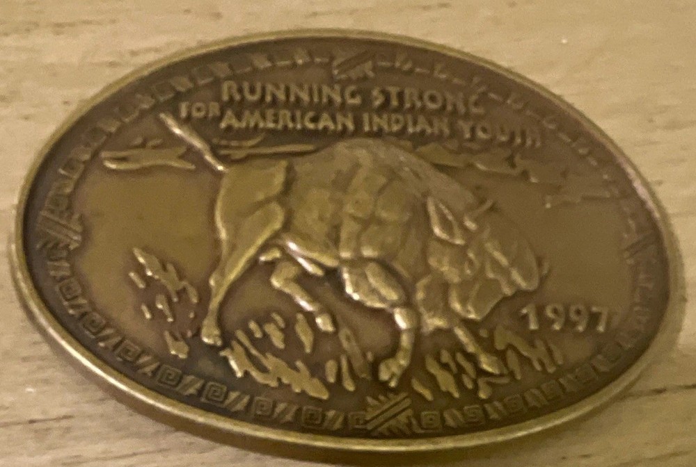 Gold Tone Oval Native American Buffalo Western Belt Buckle 1997 1.5&Prime;