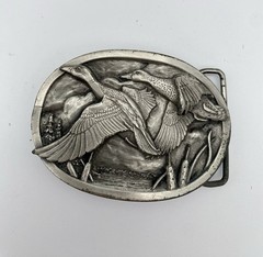 VTG Siskiyou Flying Geese Pewter Belt Buckle Wildlife Waterfowl USA Ducks