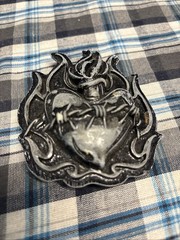 HEAVY METAL MFG. Belt Buckle Flaming Heart Barb Wire Metal DD2