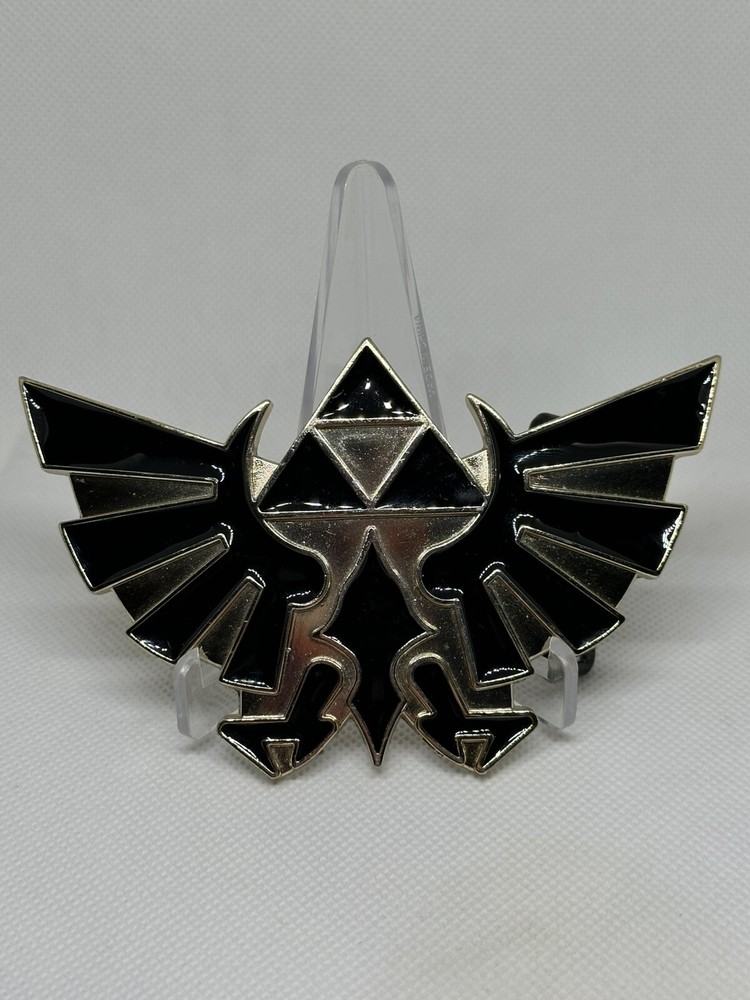 THE LEGEND OF ZELDA Black & Gold Color Triforce 2011 Nintendo METAL BUCKLE