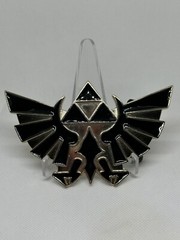 THE LEGEND OF ZELDA Black & Gold Color Triforce 2011 Nintendo METAL BUCKLE