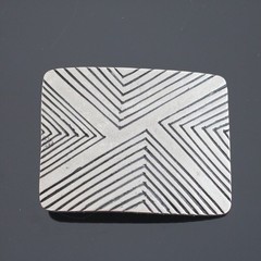 Geometric Line Belt Buckle with Cross Pattern in Gunmetal Design