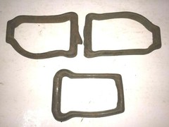 Lot of 3 Vintage 2-3/8&Prime; x 1-1/2&Prime; Rusty Belt Buckles Patina Crafts Welding Art