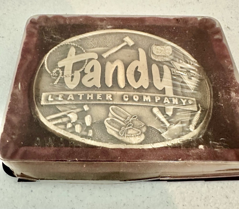 Tandy Leather Company Men’s Western Oval Silver Metal Logo Belt Buckle 2479
