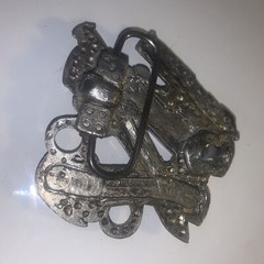 2002 Mobtown Belt Buckle Love Thy Neighbor Gun & Dagger Silver Tone Sb1