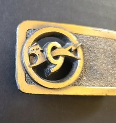 VTG 1983 UNION Carbide Co BELT BUCKLE – 3D Cutout Cat #9 Logo USA Bolt