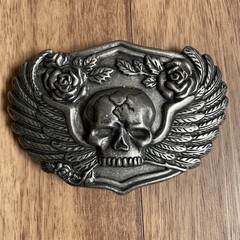 Belt Buckle Large 4&Prime; Cracked Skull Roses Wings Gray Silver Color Goth Halloween