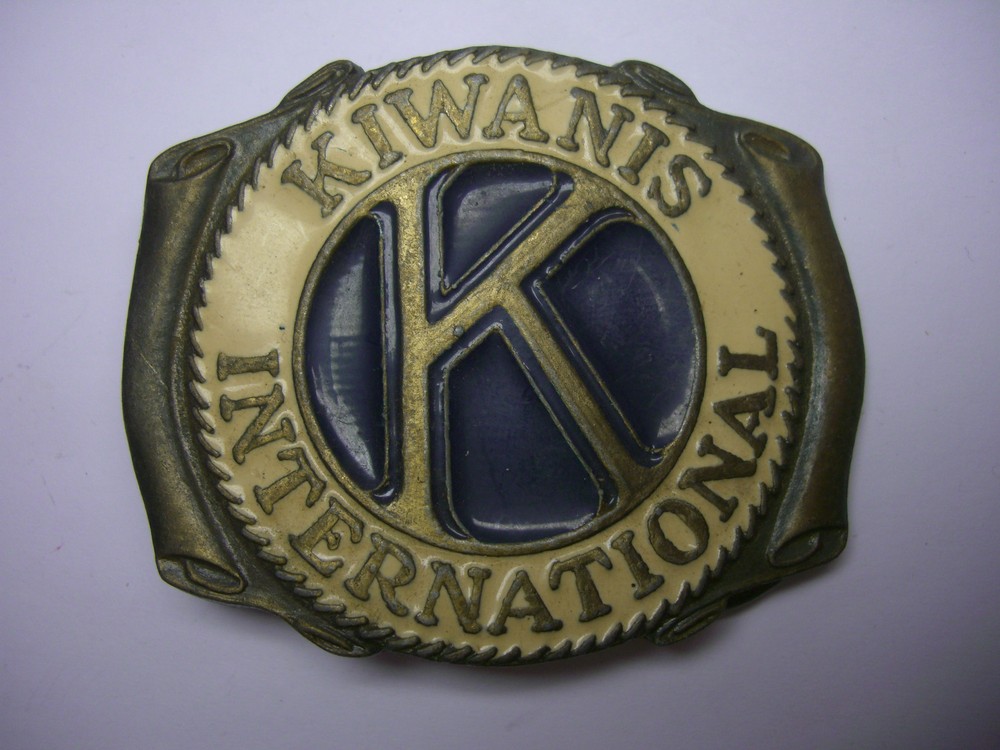 VINTAGE KIWANIS INTERNATIONAL K BLUE & WHITE ENAMELED BELT BUCKLE CAST No.871